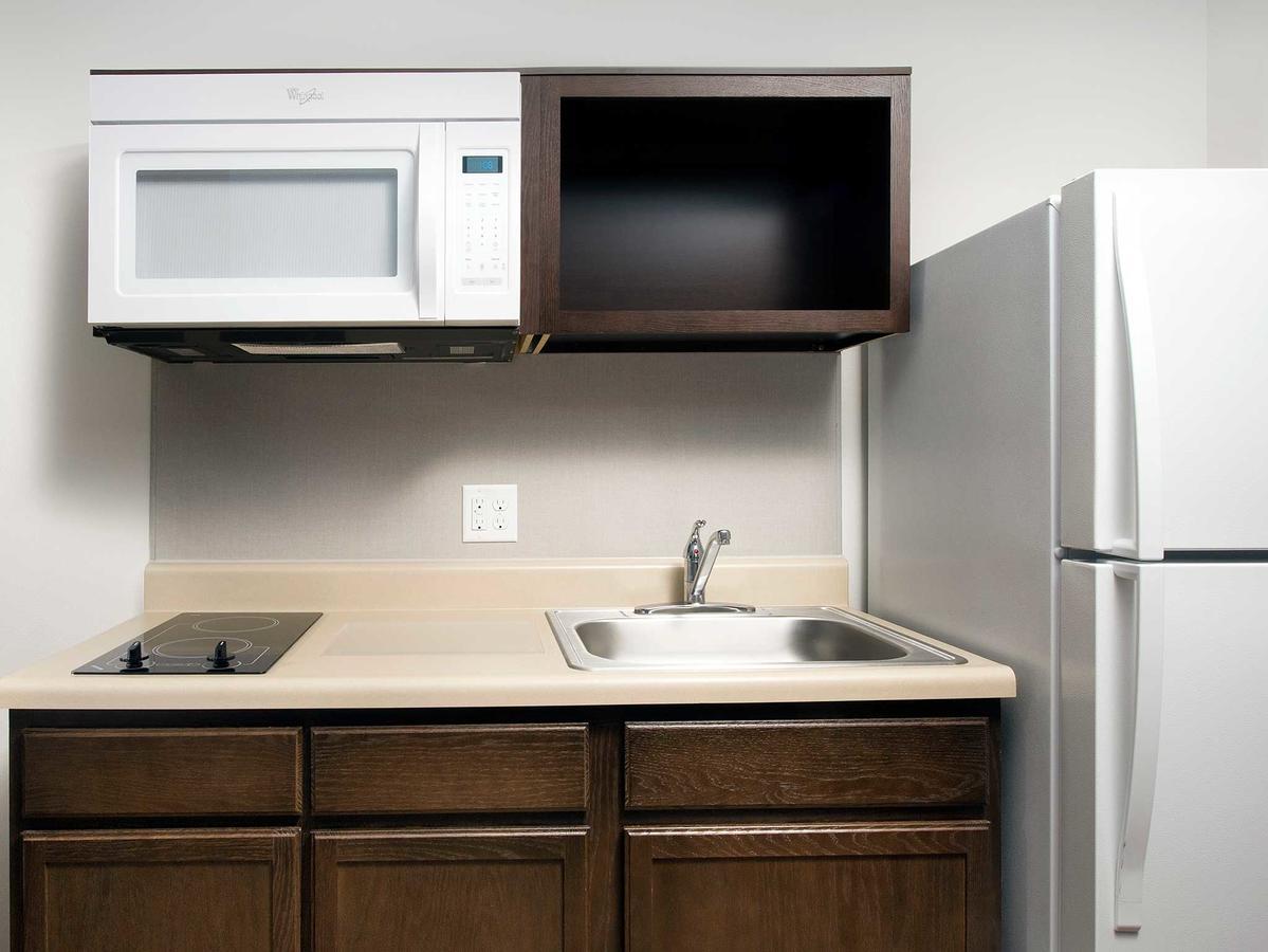 Woodspring Suites Fargo North Near Ndsu Room photo